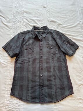 Men's Short Sleeve Gray Button-Up Shirt